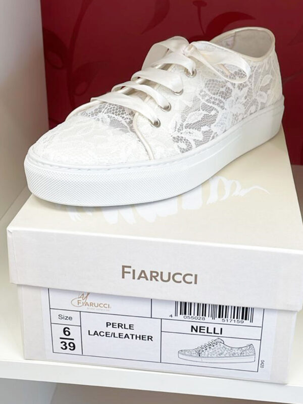 Braut-Sneaker „Nelli“ von Fiarucci Bridal in Ivory, Größe 39 – flacher Sneaker aus Leder & Spitze mit Soft Bliss-Futter