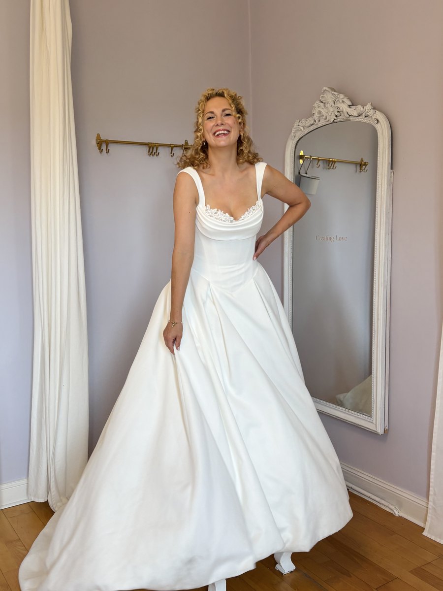 Sanna Lindström Brautkleid Harper – bei Brautmoden Oprée ab November 2026
